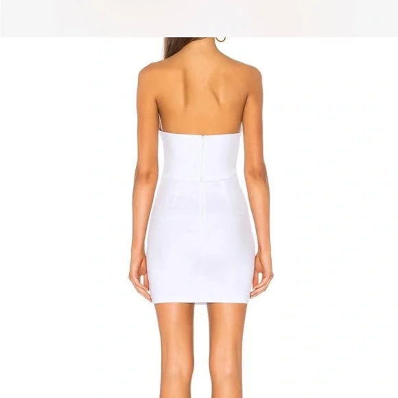 Elegant White Strapless Dress - Picture 2 of 2